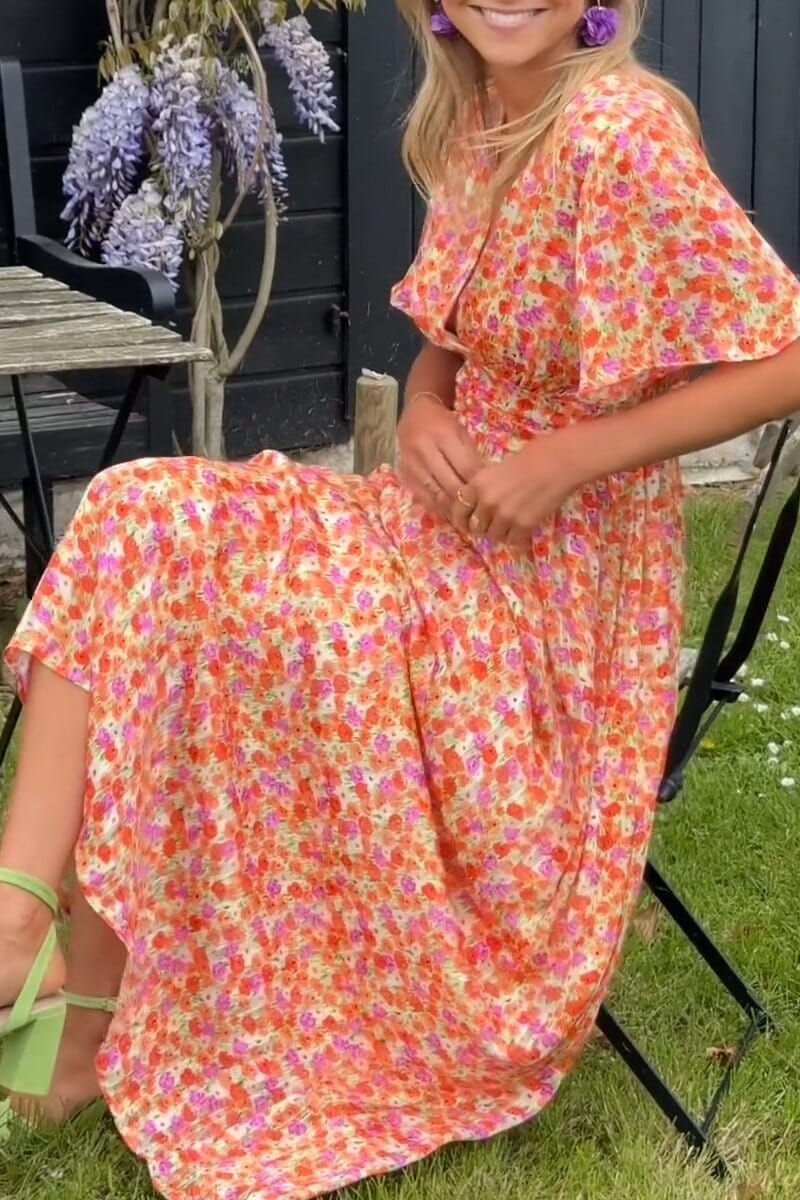 SANDRA | Elegant Kjole med V-udskæring